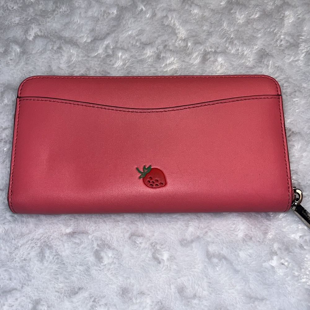 kate spade EUC Picnic in the Park Large ZipAround Strawberry Wallet - Picture 4 of 17